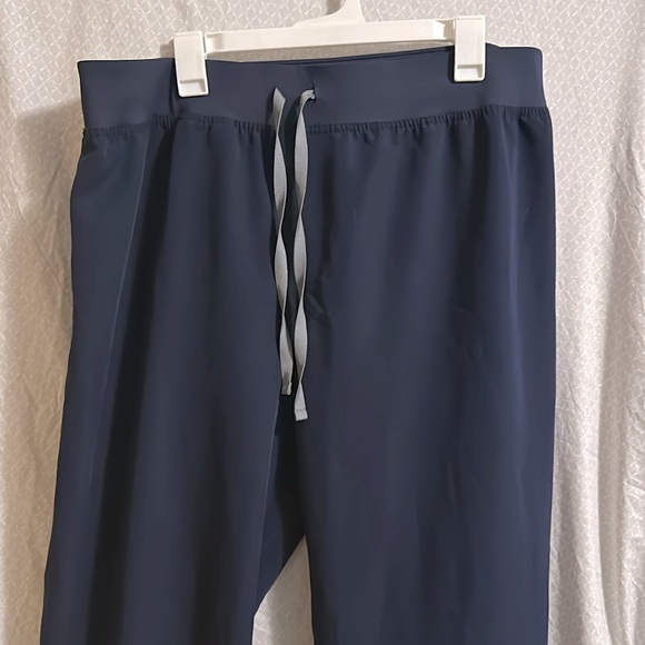 Navy Figs scrub bottoms - Picture 1 of 3